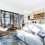 Golden Coast Daire