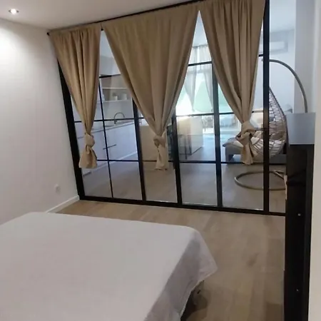 Golden Coast Appartement *
