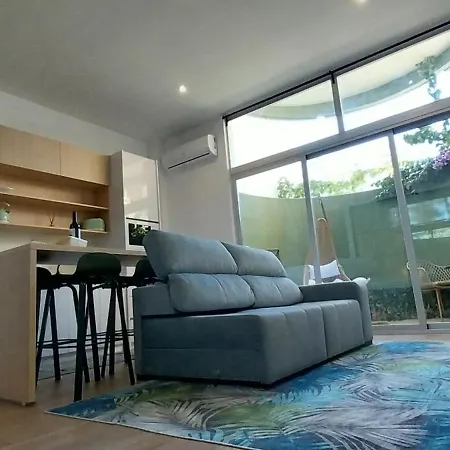 Golden Coast Apartment