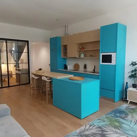 Golden Coast Apartment *