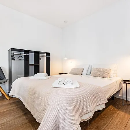 Golden Coast Appartement *