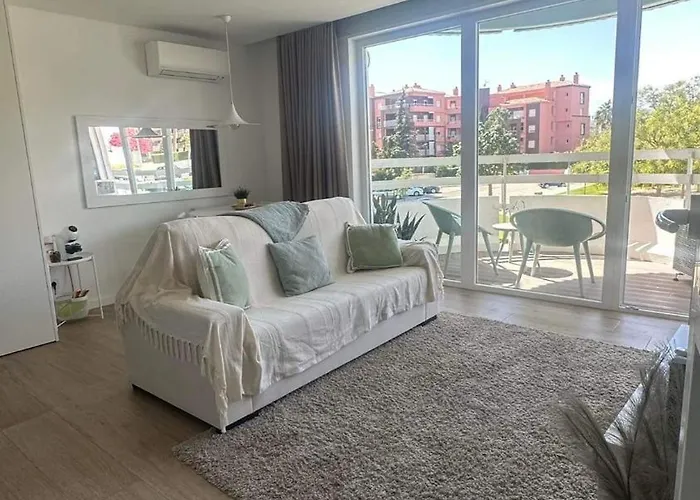 Golden Coast 아파트 *