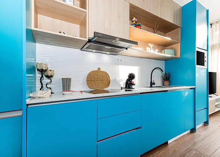 Golden Coast Apartment